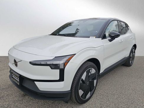 New 2026 Volvo EX30 Plus w/ Protection Package Premier image 7