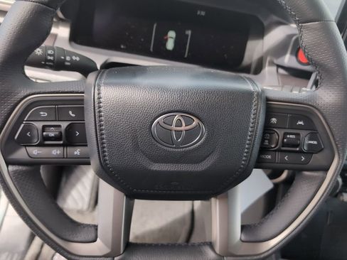 Used 2025 Toyota 4Runner TRD Off-Road Premium image 12