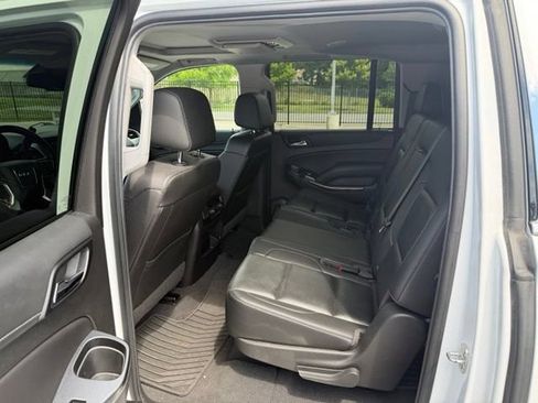 Used 2019 GMC Yukon XL SLT w/ Open Road Package AWD/4WD image 10