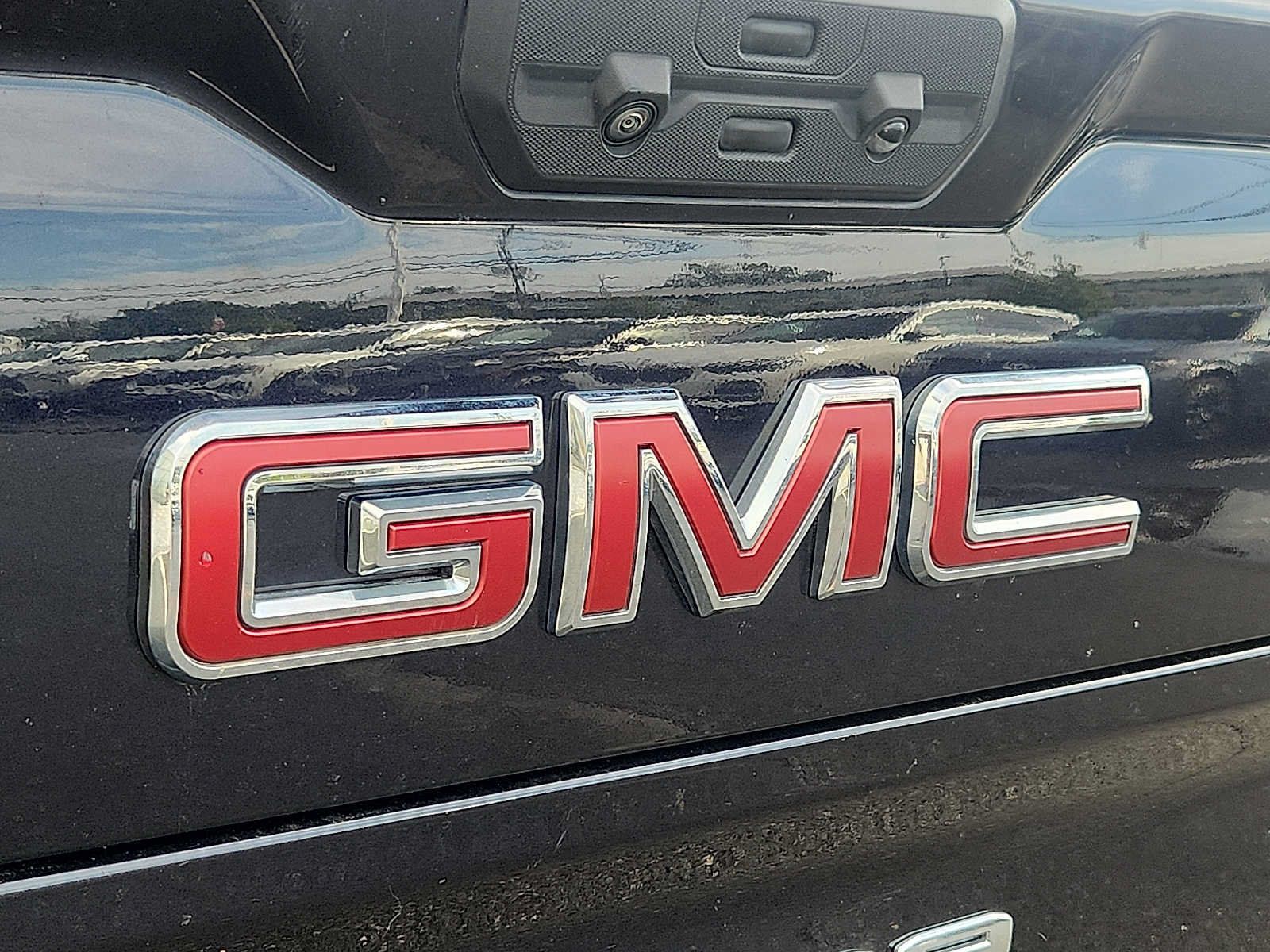 Used 2022 GMC Sierra 1500 AT4 w/ Technology Package AWD/4WD image 45