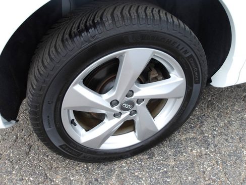 Used 2019 Audi Q3 2.0T Premium AWD/4WD image 34