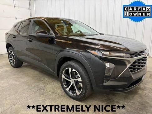 Used 2024 Chevrolet Trax RS w/ Driver Confidence Package FWD image 1