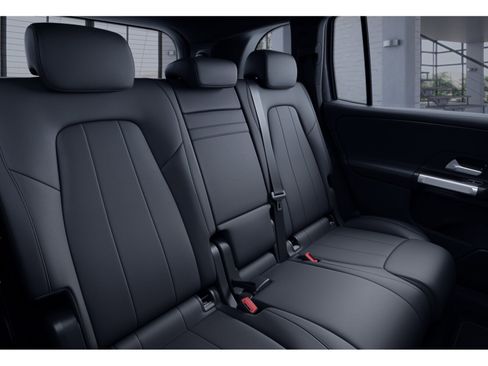 Certified 2023 Mercedes-Benz GLB 250 4MATIC image 35