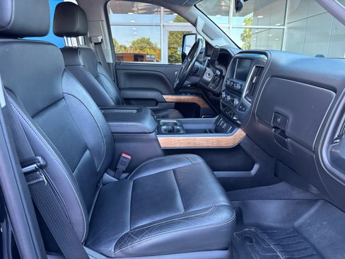 Used 2019 Chevrolet Silverado 2500 LTZ w/ Duramax Plus Package AWD/4WD image 4