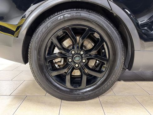 Used 2018 Land Rover Discovery SE image 38
