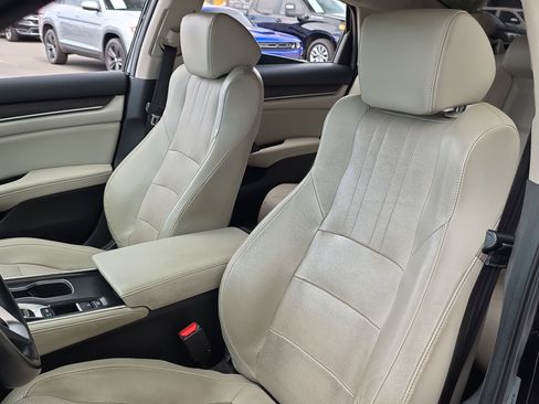 Used 2018 Honda Accord Touring image 51