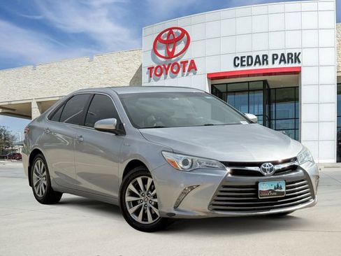 Used 2015 Toyota Camry XLE FWD image 1