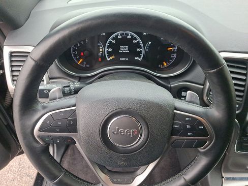 Used 2017 Jeep Grand Cherokee Altitude image 19