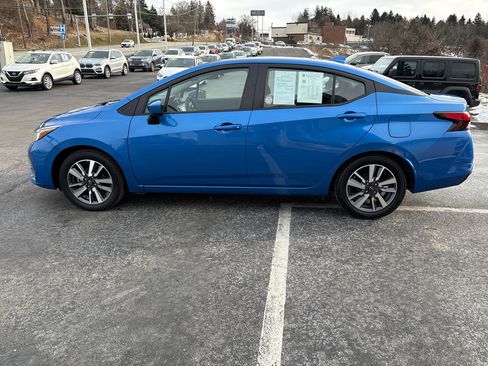 Used 2023 Nissan Versa SV image 8