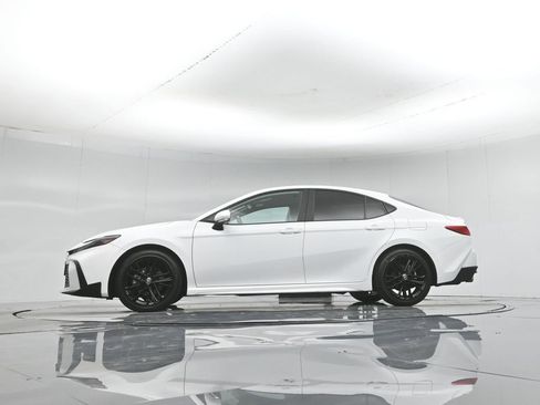 Used 2025 Toyota Camry SE FWD image 53