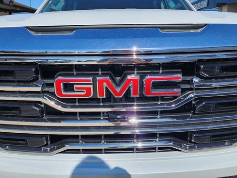 New 2026 GMC Sierra 1500 SLT w/ SLT Premium Plus Package image 10