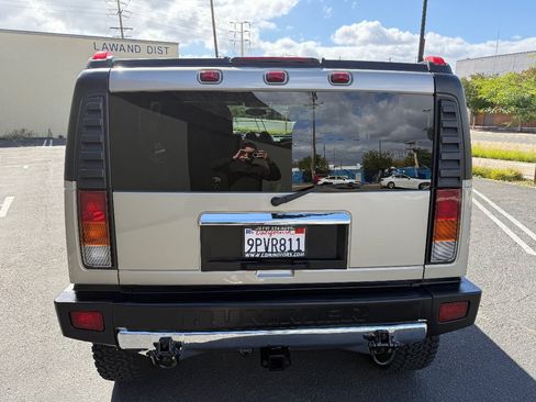 Used 2004 HUMMER H2 w/ Preferred Equipment Group AWD/4WD image 10