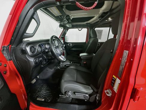 Used 2021 Jeep Wrangler Unlimited Sahara AWD/4WD image 13