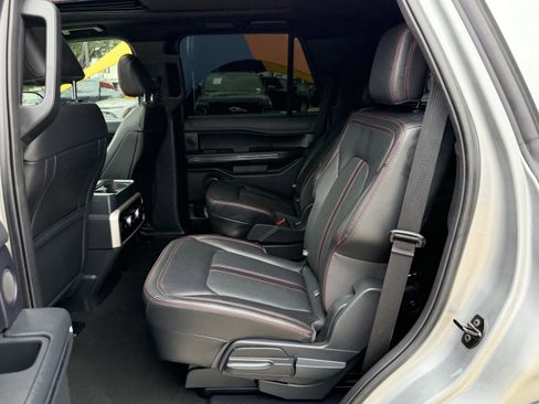 Used 2024 Ford Expedition Limited RWD image 12