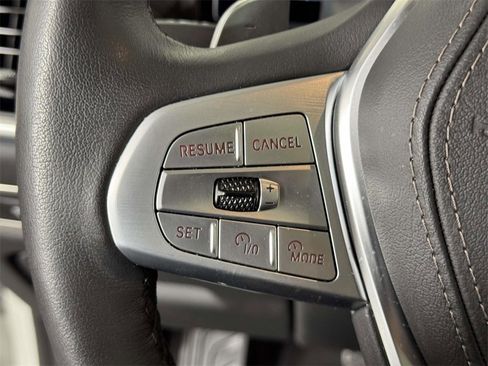 Used 2025 BMW X7 xDrive40i w/ Premium Package image 22