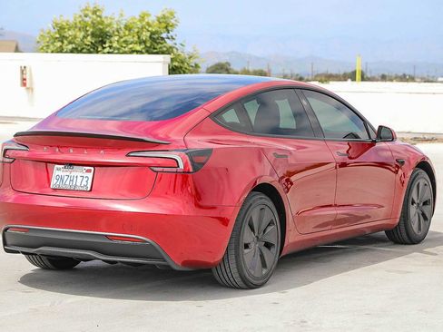 Used 2024 Tesla Model 3 Standard Range RWD image 5