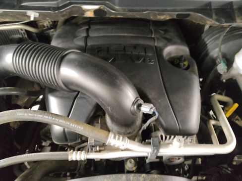 Used 2019 RAM 1500 Classic SLT RWD image 30