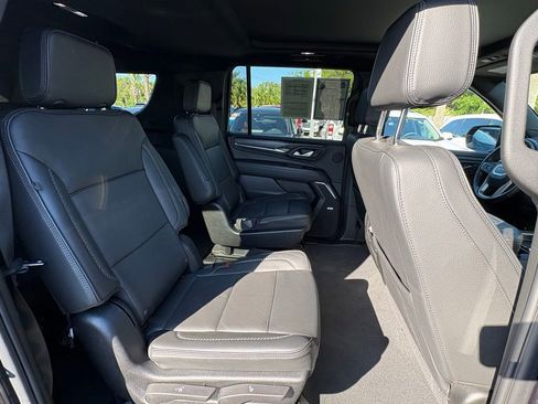 Used 2024 GMC Yukon XL Denali AWD/4WD image 21
