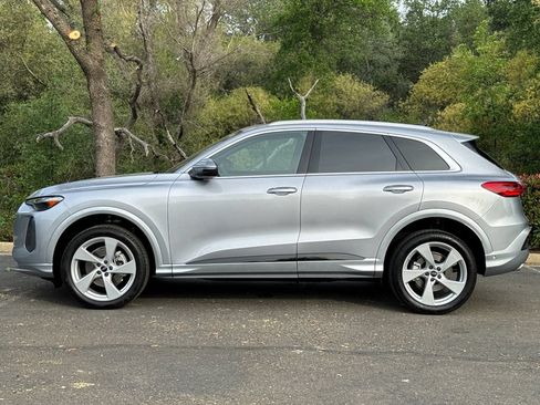 Used 2025 Audi Q5 Premium w/ Premium Plus AWD/4WD image 10