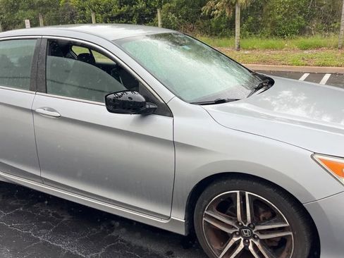 Used 2017 Honda Accord Sport image 13