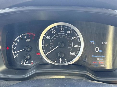 Used 2021 Toyota Corolla LE FWD image 26