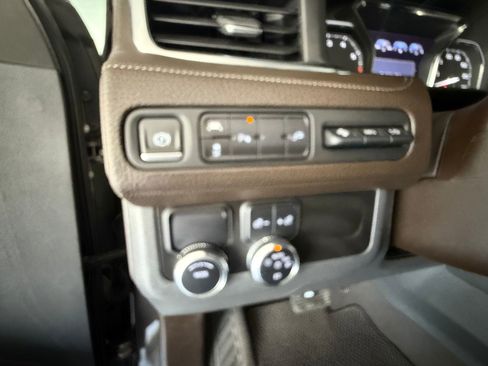 Used 2021 GMC Yukon Denali w/ LPO, Illumination Package RWD image 20