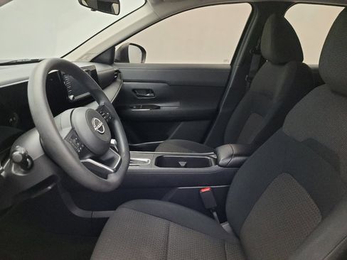 Used 2025 Nissan Kicks S w/ Charging Package FWD image 17