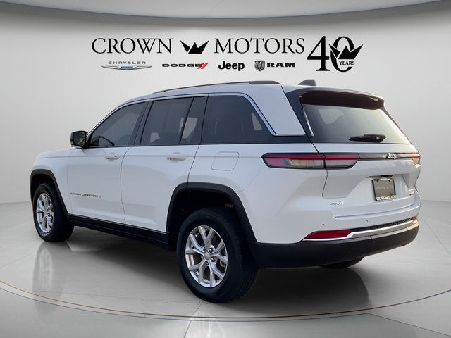 Used 2023 Jeep Grand Cherokee Limited AWD/4WD image 7