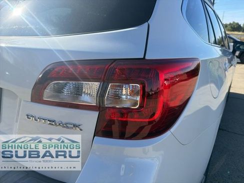 Used 2019 Subaru Outback 2.5i Premium AWD/4WD image 17