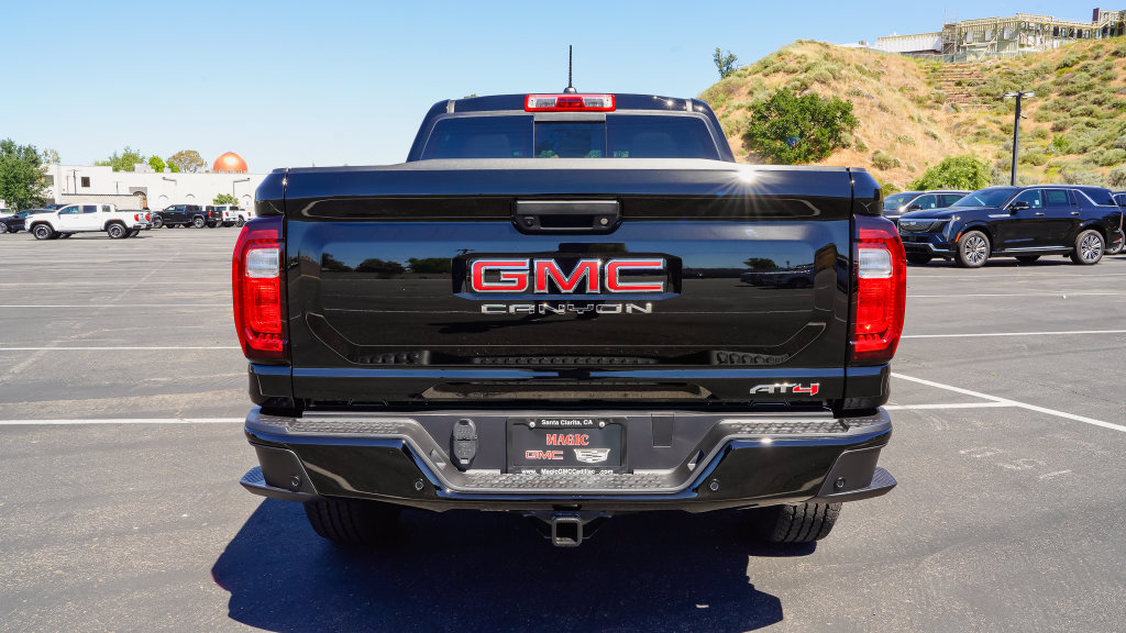 New 2026 GMC Canyon AT4 AWD/4WD image 8