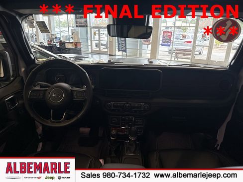 Used 2025 Jeep Wrangler Unlimited Rubicon 392 image 39