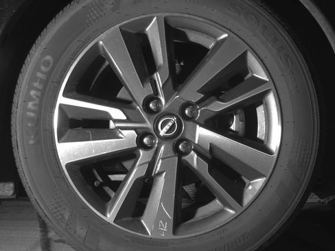 Used 2025 Nissan Versa SV FWD image 16
