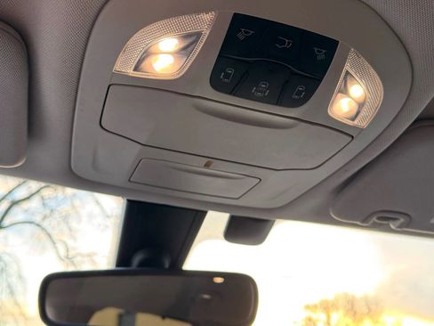 Used 2018 Chrysler Pacifica Touring Plus image 18