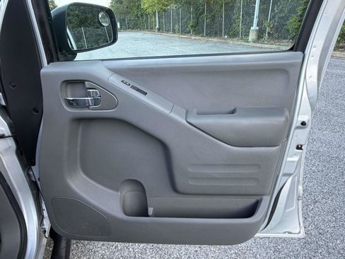 Used 2016 Nissan Frontier SV AWD/4WD image 31