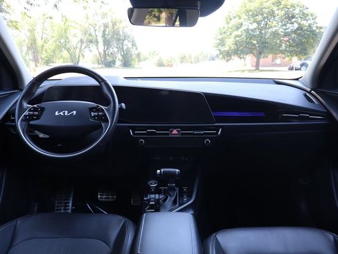 Used 2023 Kia Niro EX Touring FWD image 16