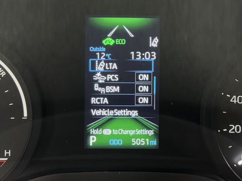 Used 2024 Toyota Sienna XSE image 21