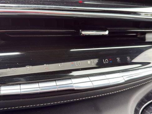 Used 2021 Cadillac Escalade Sport w/ Driver Assist Tech Package AWD/4WD image 32