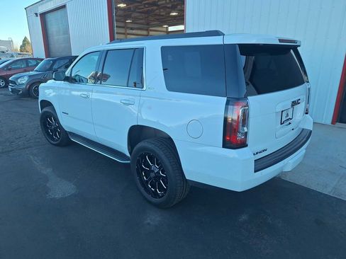 Used 2019 GMC Yukon SLT image 3