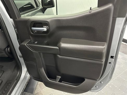 Used 2023 Chevrolet Silverado 1500 Custom image 17