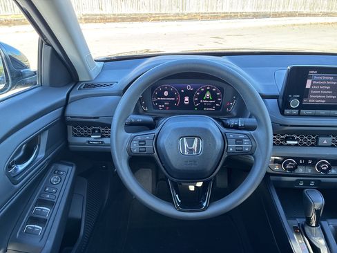 Certified 2025 Honda Accord SE image 25