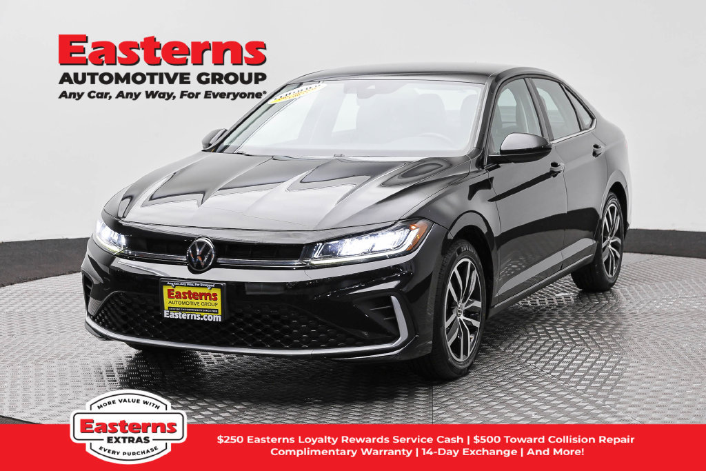 Used 2025 Volkswagen Jetta SE FWD image 1