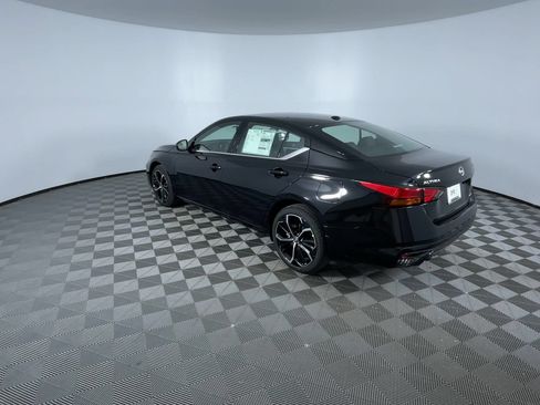 Used 2025 Nissan Altima 2.5 SR AWD/4WD image 7
