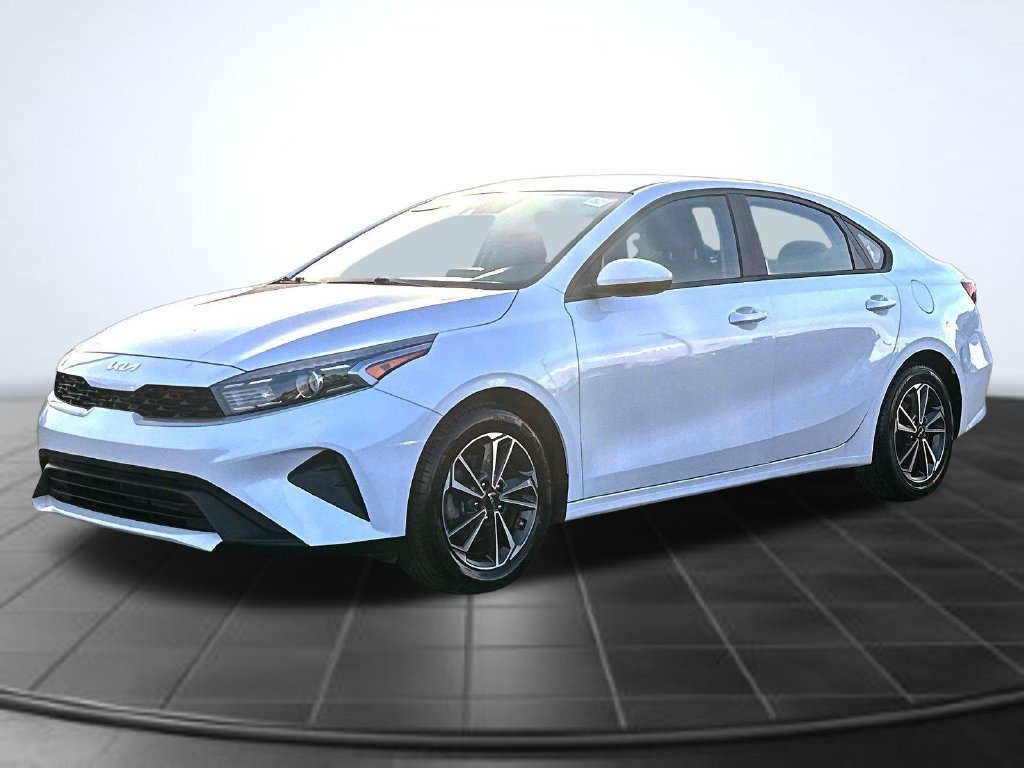 Used 2023 Kia Forte LXS FWD image 4