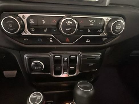 Used 2023 Jeep Wrangler Unlimited w/ Cold Weather Group AWD/4WD image 21