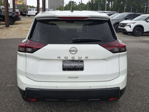 Used 2024 Nissan Rogue S FWD image 4