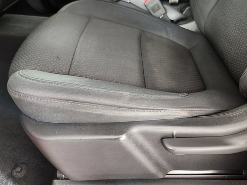 Used 2019 Chevrolet Silverado 1500 Custom w/ Custom Convenience Package AWD/4WD image 12