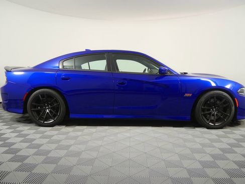 Used 2022 Dodge Charger Scat Pack w/ Dynamics Package image 2