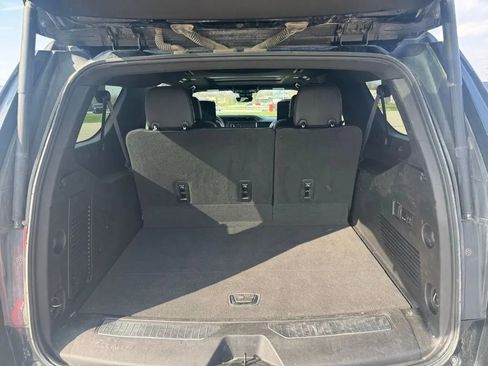 Used 2023 GMC Yukon XL Denali image 32