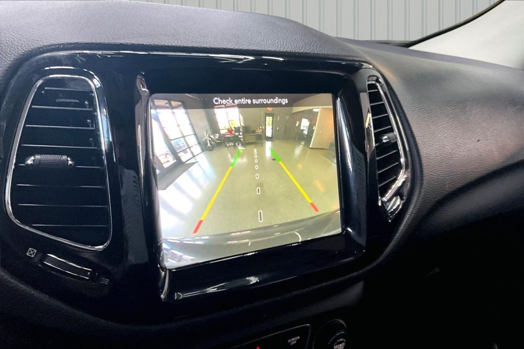 Used 2019 Jeep Compass Limited AWD/4WD image 13