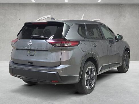 Used 2024 Nissan Rogue SV image 16